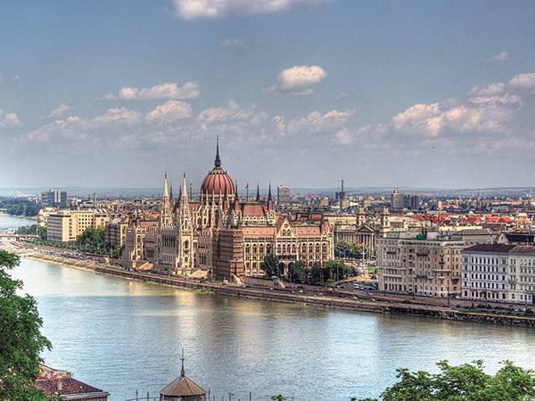 Hungary to offer lotteries to distribute aid