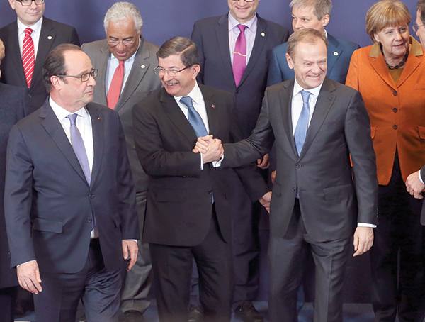 EU, Turkey hope for success in migrant deal by March 17