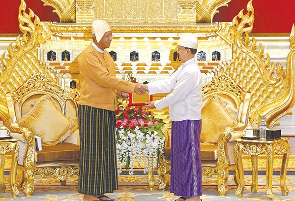Suu Kyi aide sworn in as Myanmar president