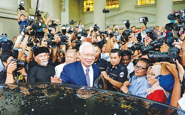 Malaysiaâ€™s Ex-PM Faces Court Over State-fund Scandal – The Gulf Time ...