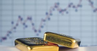 Gold extends gains on Monday