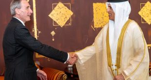 Saud bin Saqr receives outgoing Ambassador of the Netherlands