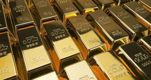 Gold edges higher on Monday